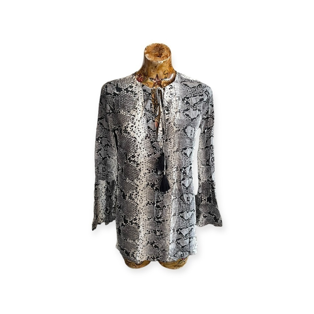 Elizabeth and James silk top tunic black white small
